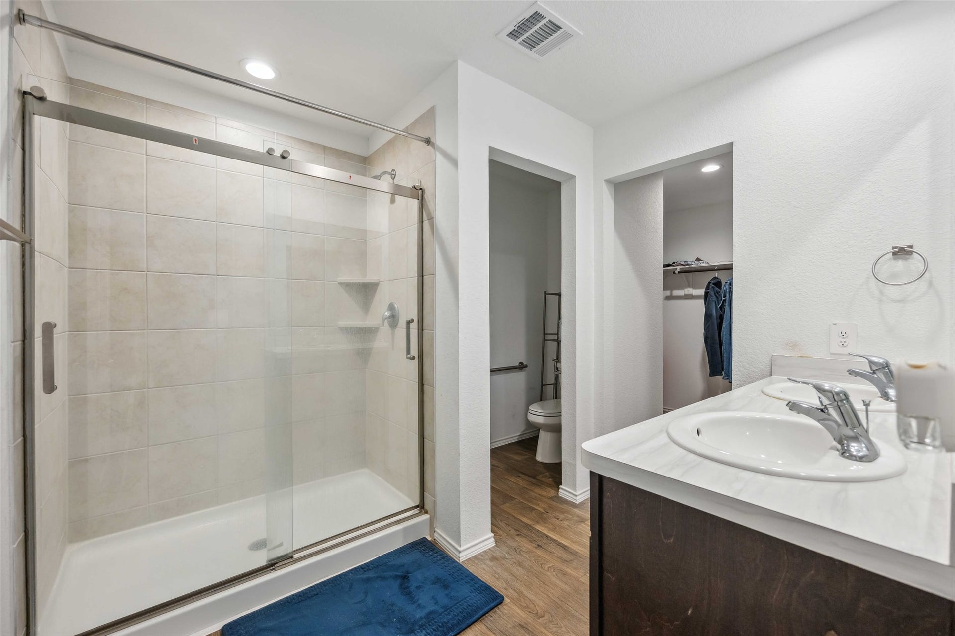 16684 Lonely Pines Drive, Conroe, TX 77302 16684 Lonely Pines Drive, Conroe, TX 77302