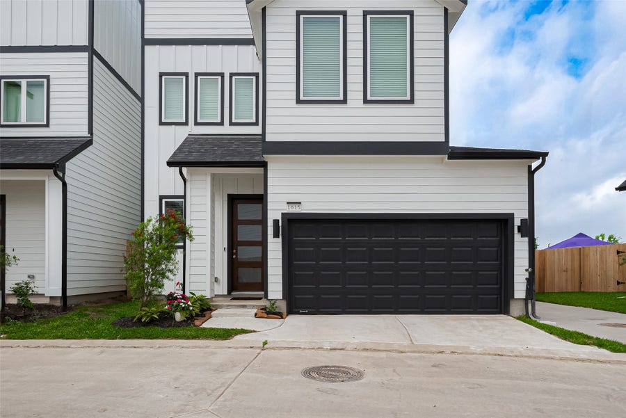 Property photo for 1615 Regents Gate Road, Houston, TX