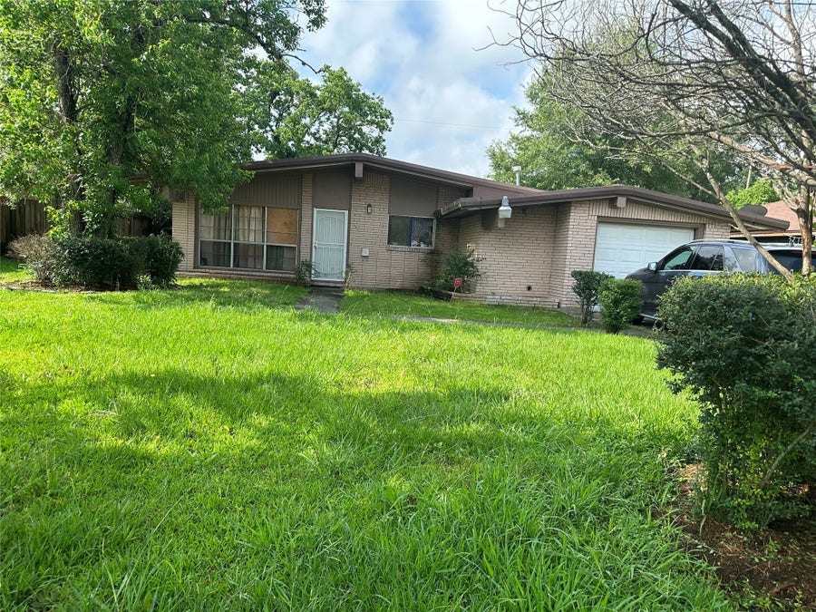 Property photo for 9330 Laura Koppe Road, Houston, TX