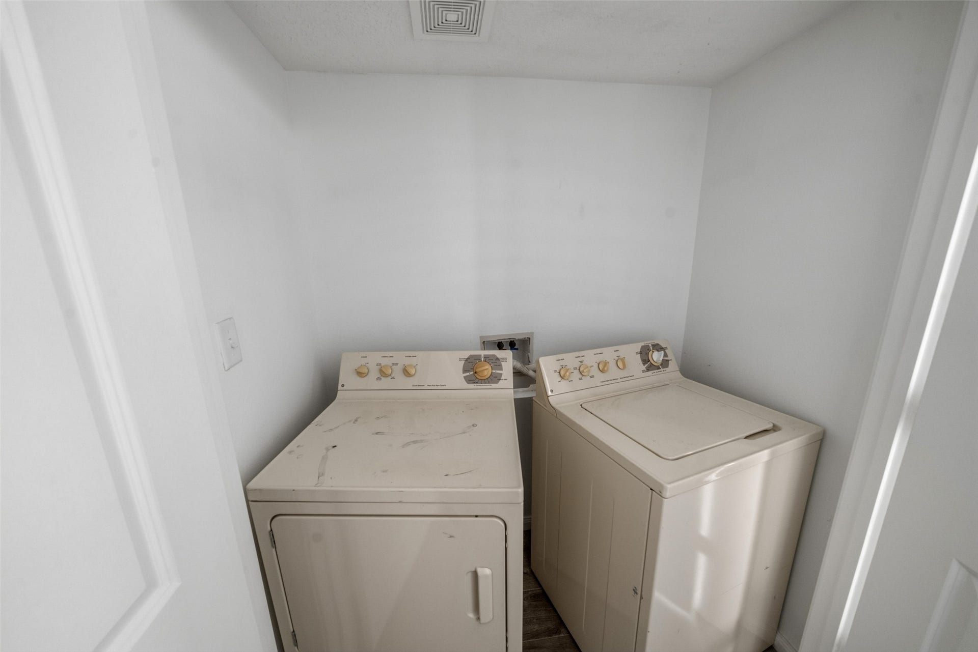 14986 Crockett Road, Willis, TX 77378 14986 Crockett Road, Willis, TX 77378