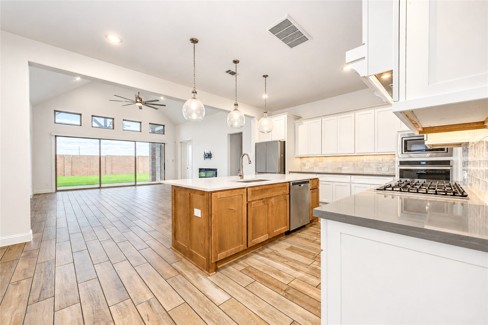 10515 Harvest Oak Court, Missouri City, TX 77459 10515 Harvest Oak Court, Missouri City, TX 77459
