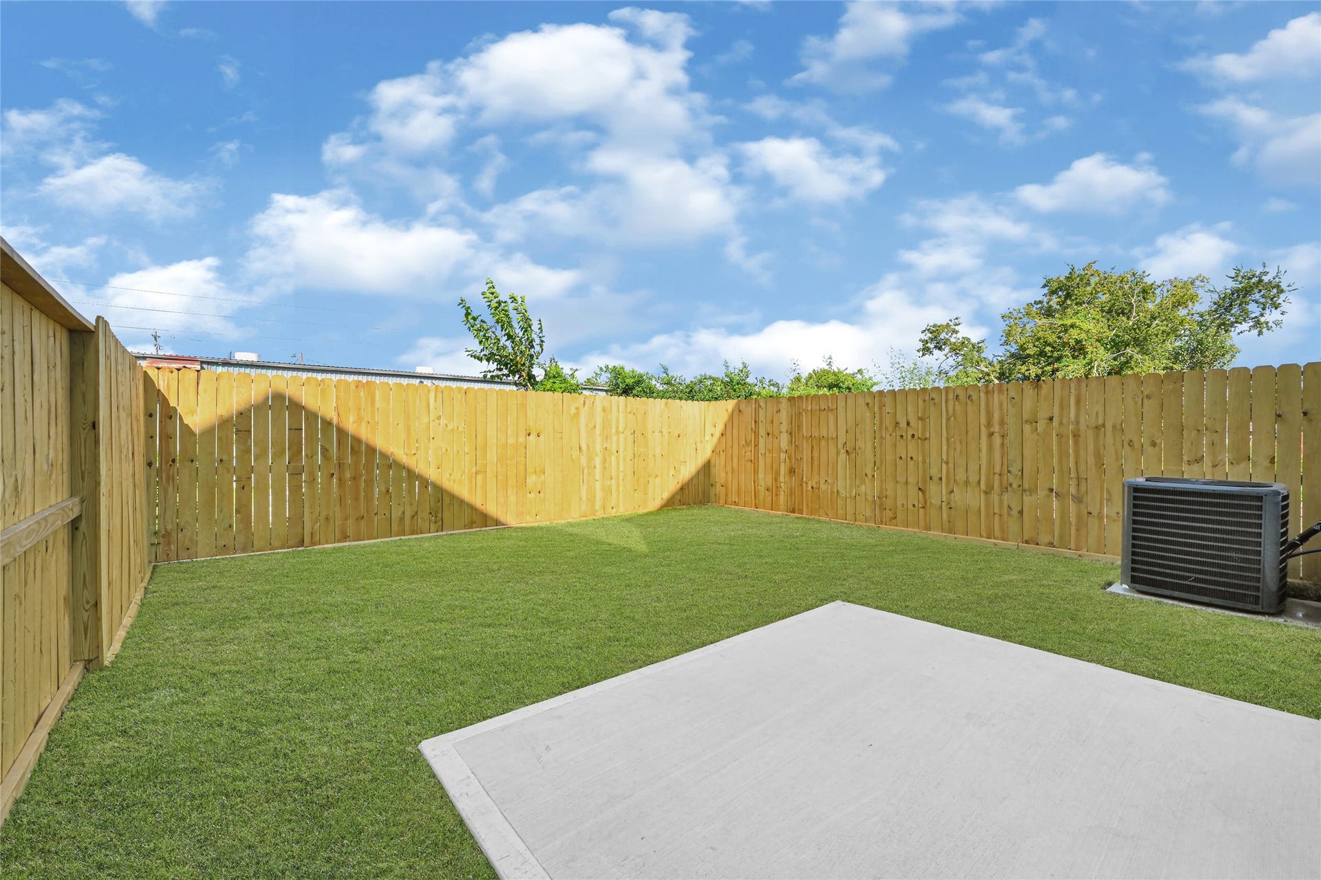 3309 Maury Street, Houston, TX 77009 Large patio pad for your late night evenings