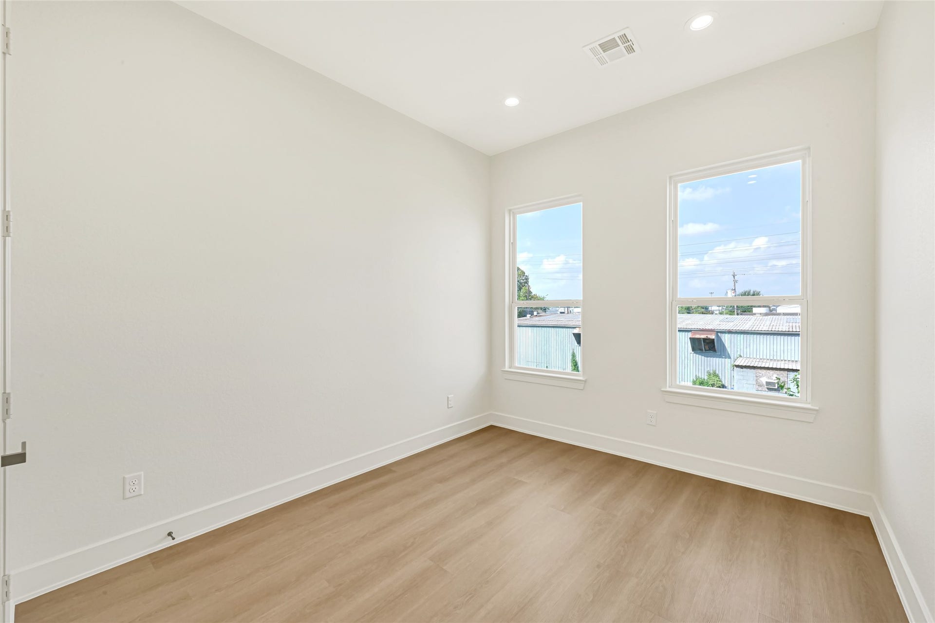 3309 Maury Street, Houston, TX 77009 3309 Maury Street, Houston, TX 77009