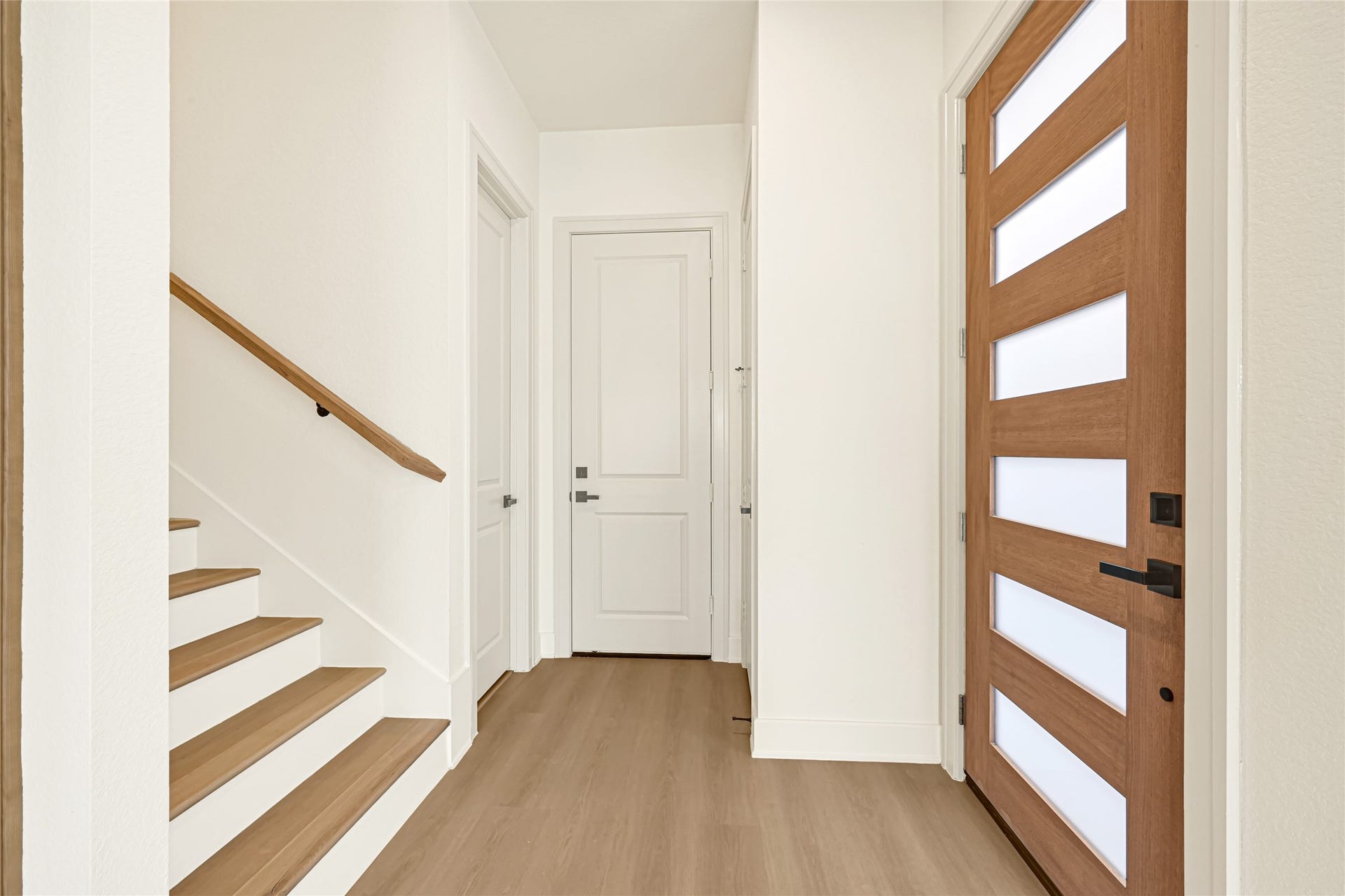 3309 Maury Street, Houston, TX 77009 Stunning Door and coat Closet