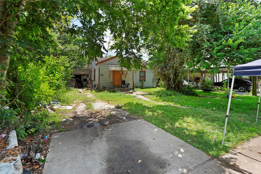 Property photo for 5632 Sunrise Road, Houston, TX