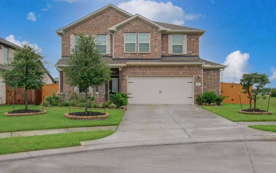 Property photo for 6303 Spanish Moss Drive, Pearland, TX