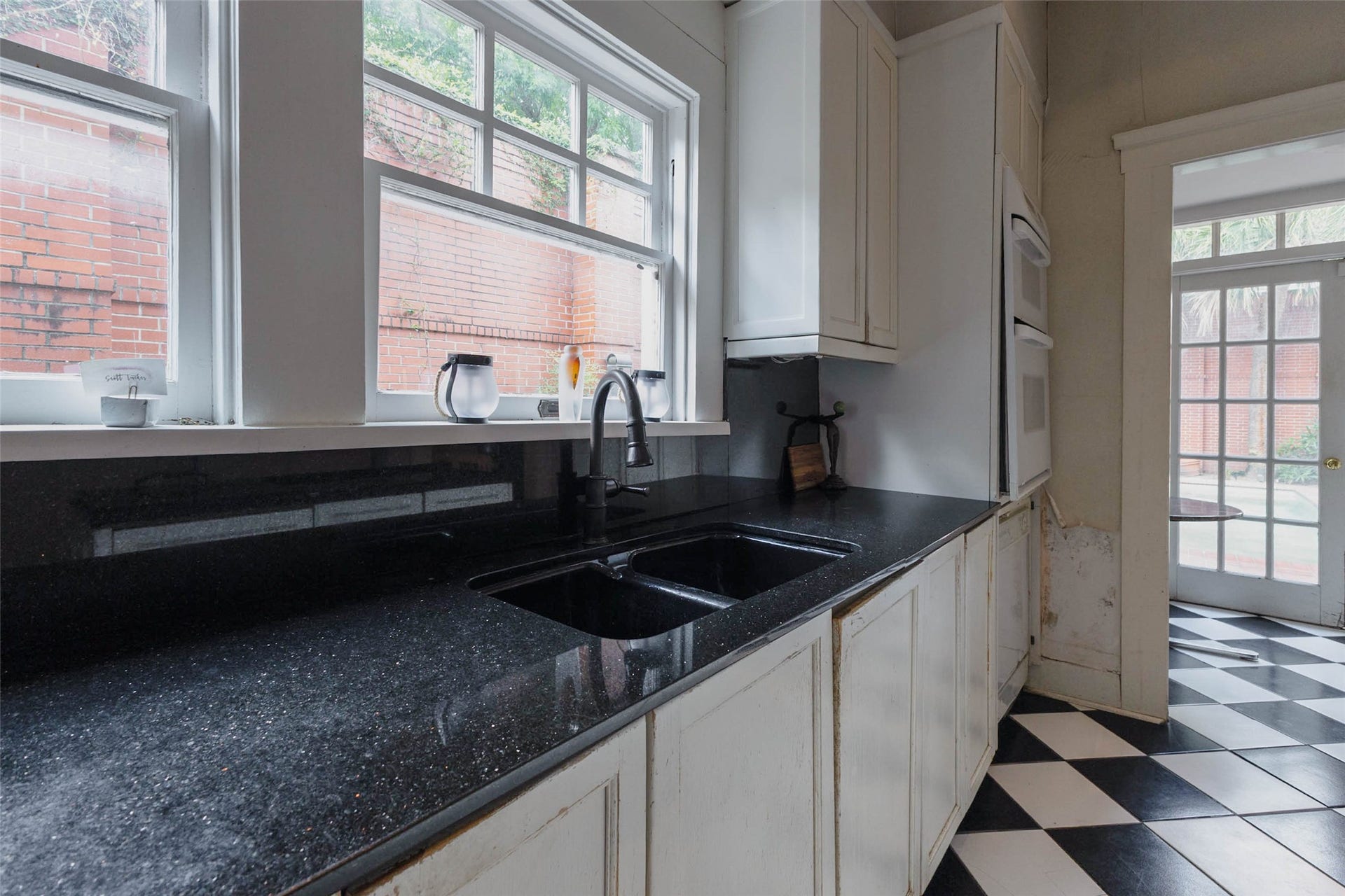 912 Kipling Street, Houston, TX 77006 912 Kipling Street, Houston, TX 77006