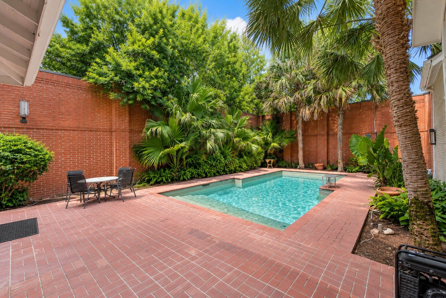 912 Kipling Street, Houston, TX 77006 912 Kipling Street, Houston, TX 77006