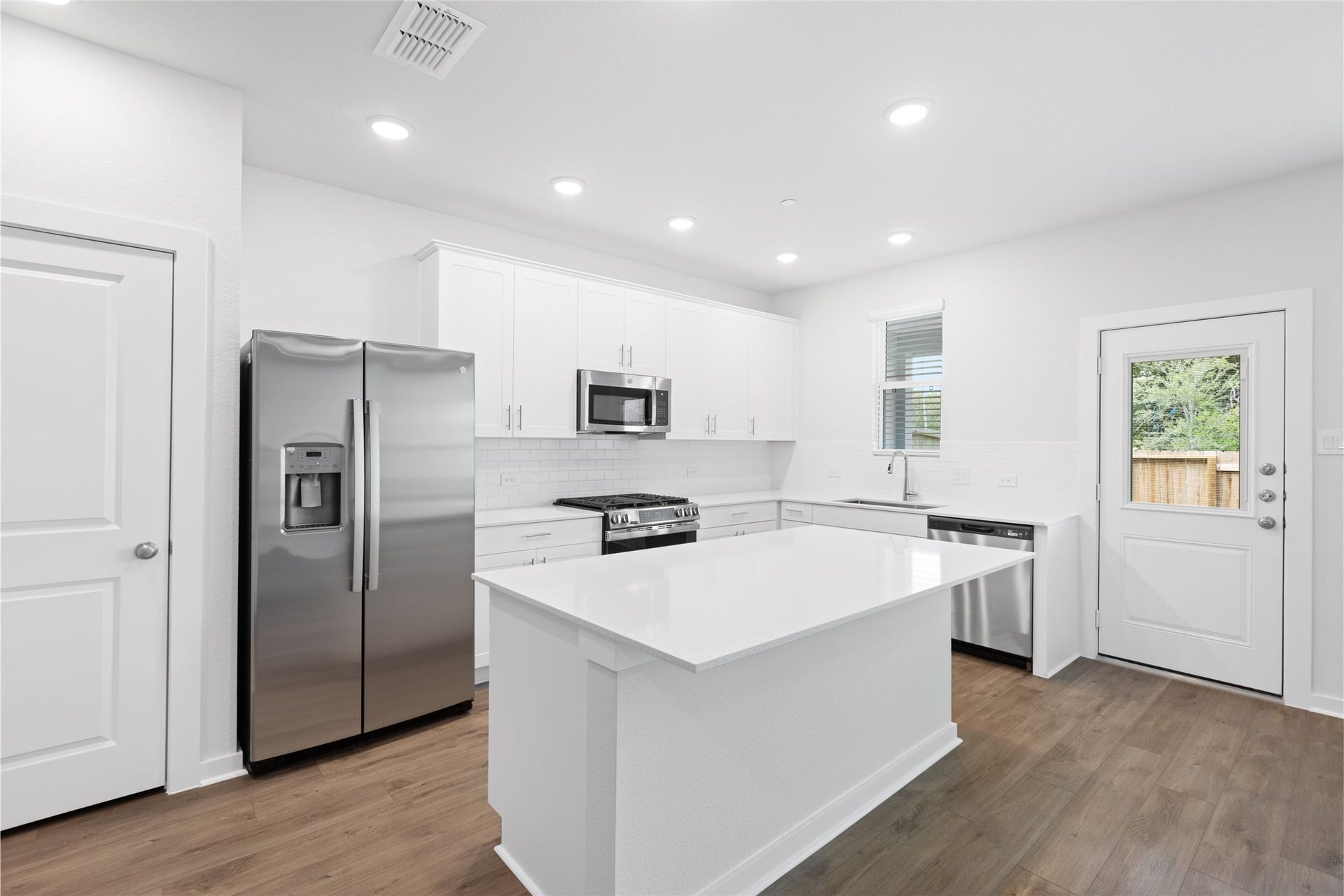 3027 Dovedale Street, Pearland, TX 77584 3027 Dovedale Street, Pearland, TX 77584