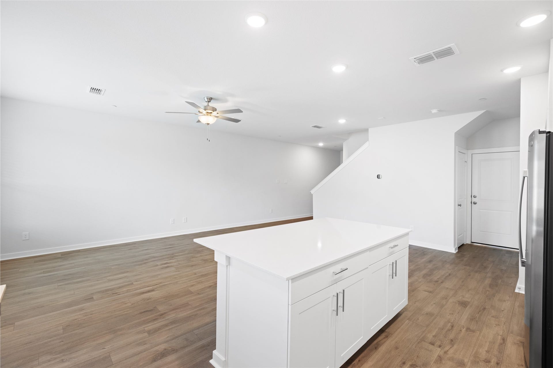 3027 Dovedale Street, Pearland, TX 77584 3027 Dovedale Street, Pearland, TX 77584