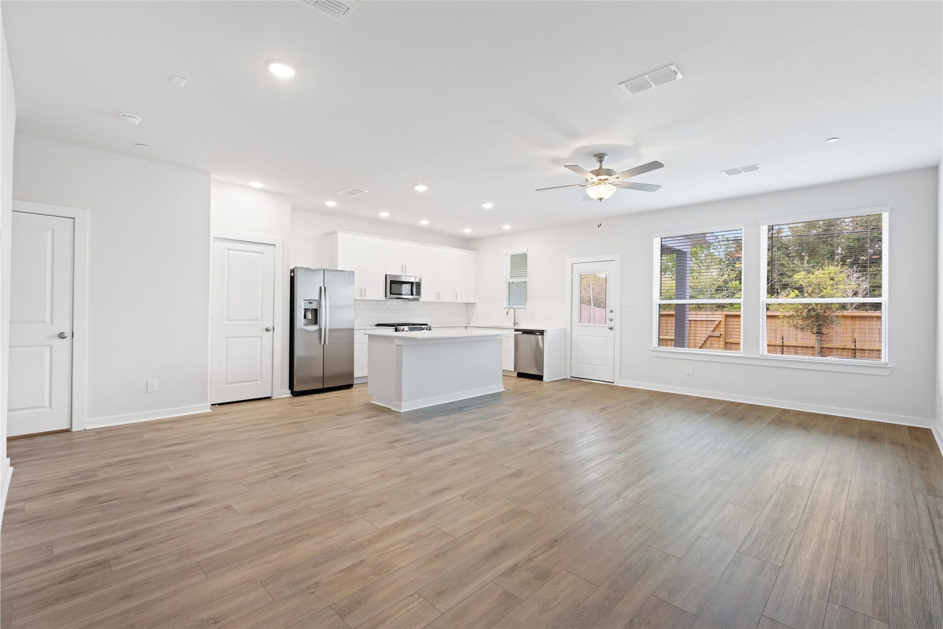 3027 Dovedale Street, Pearland, TX 77584 3027 Dovedale Street, Pearland, TX 77584