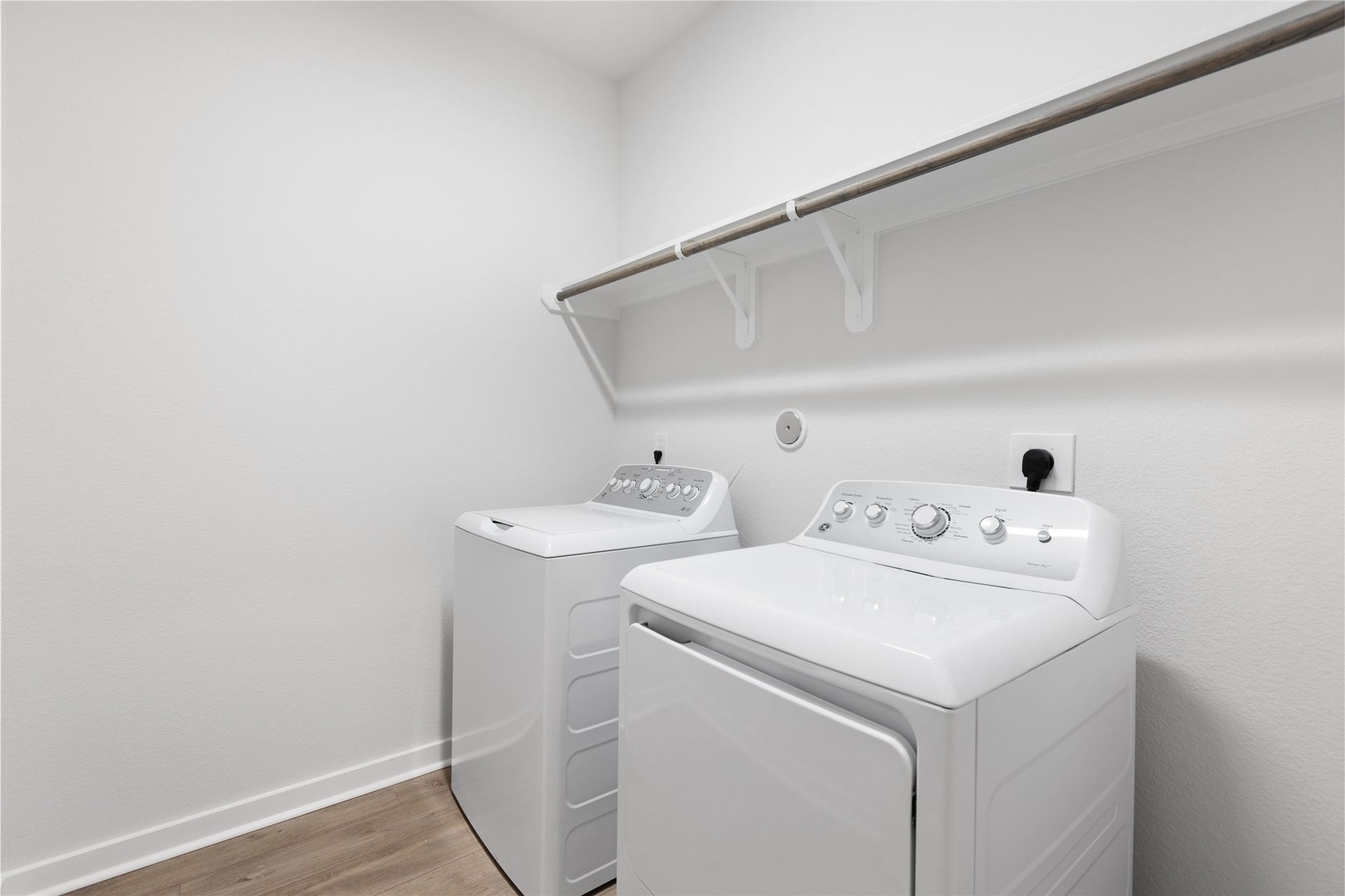 3027 Dovedale Street, Pearland, TX 77584 3027 Dovedale Street, Pearland, TX 77584