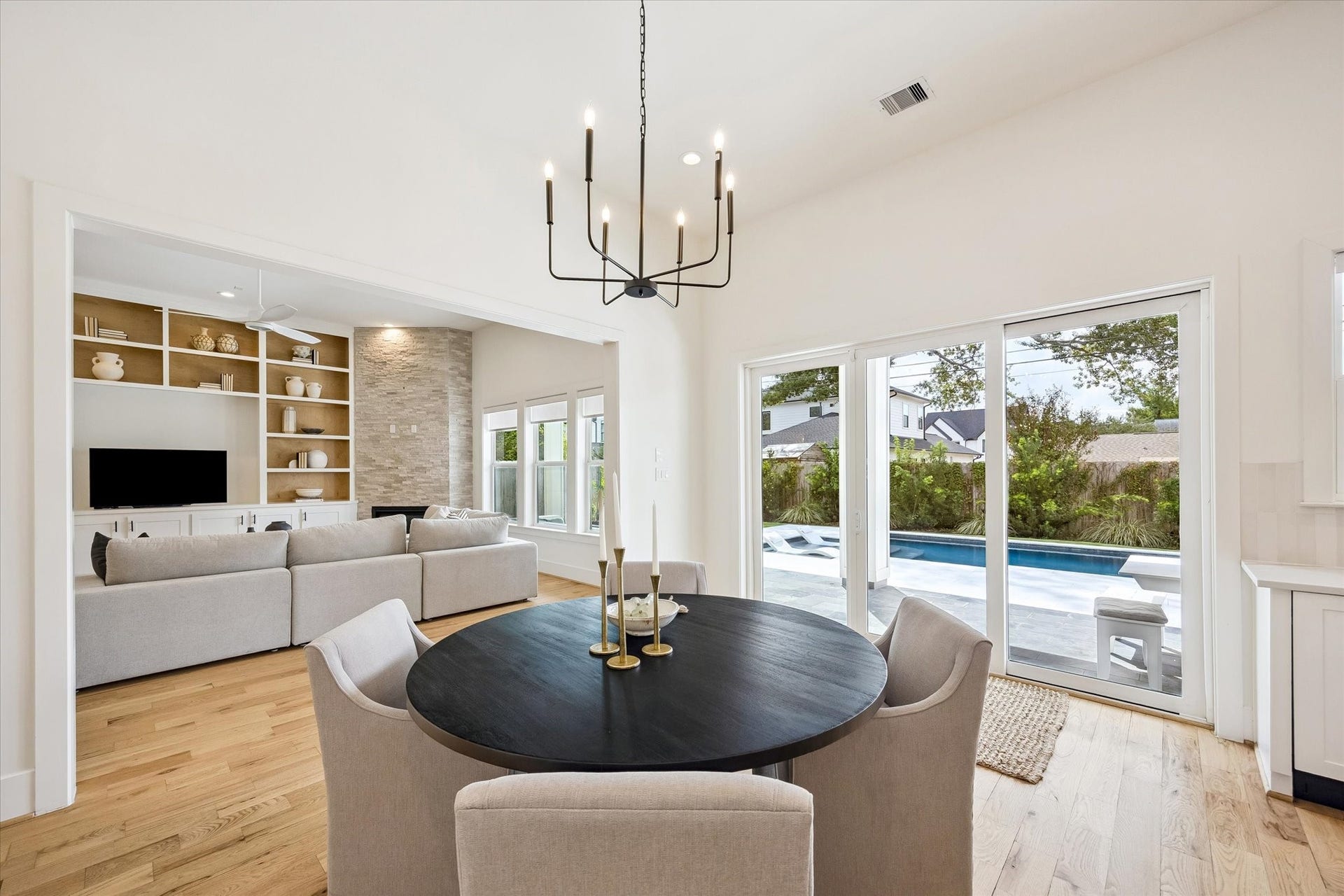 1729 Chippendale Road, Houston, TX 77018