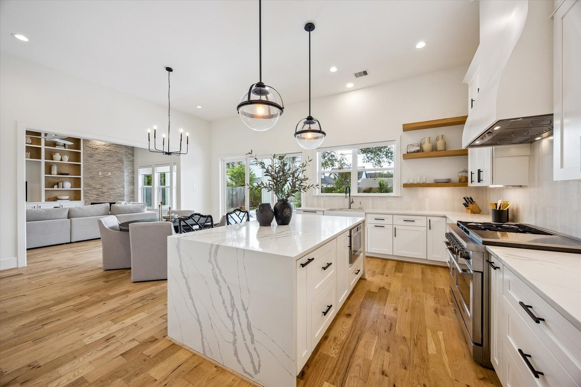 1729 Chippendale Road, Houston, TX 77018