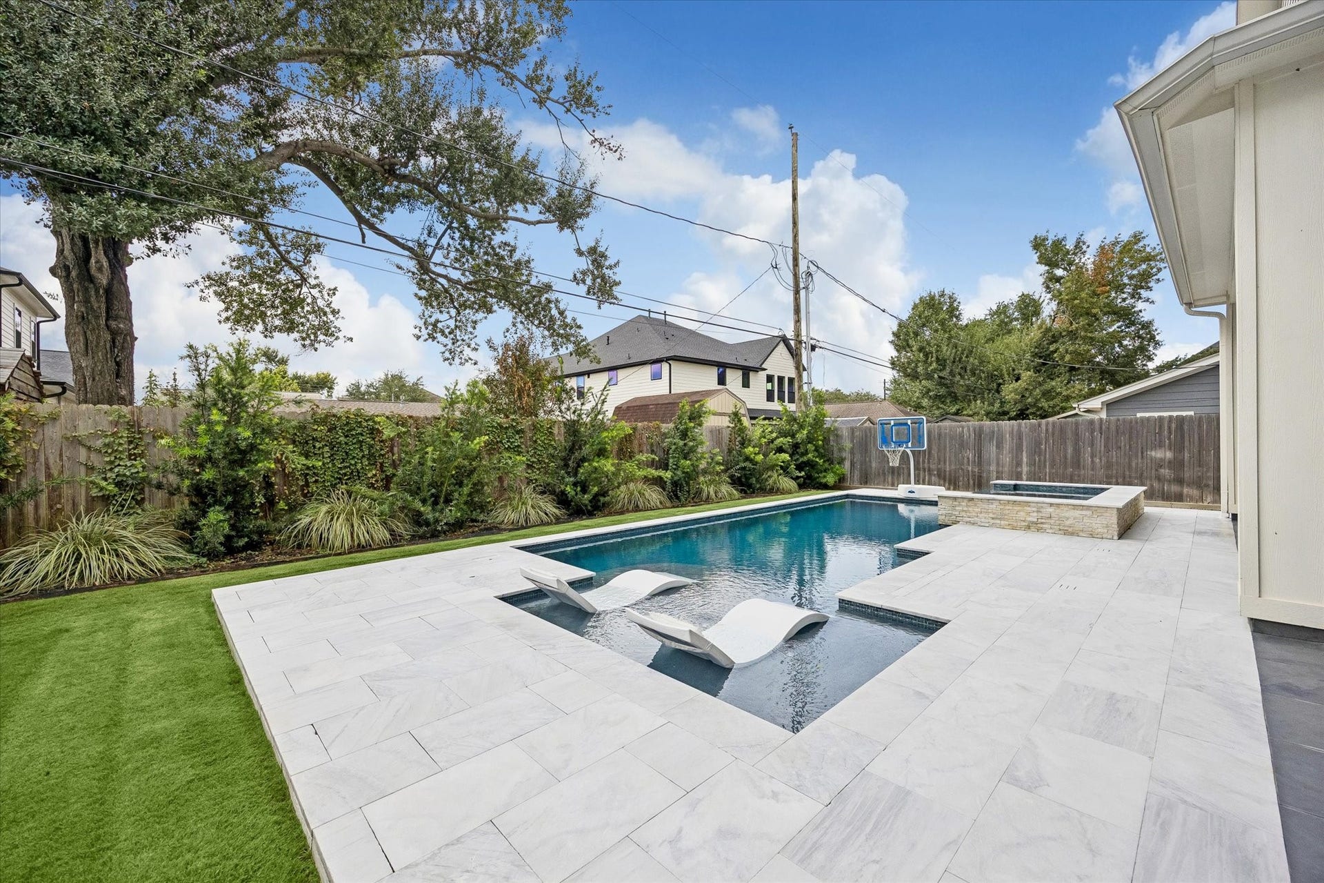 1729 Chippendale Road, Houston, TX 77018