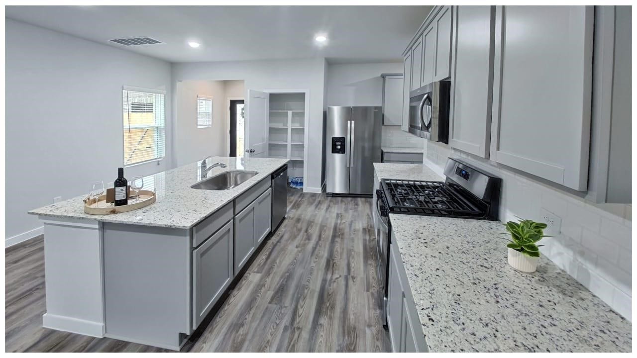 115 Resilient Gale, Magnolia, TX 77354