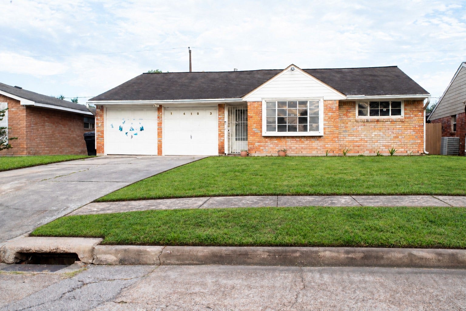 14103 Fleetwell Drive, Houston, TX 77045 Front of House