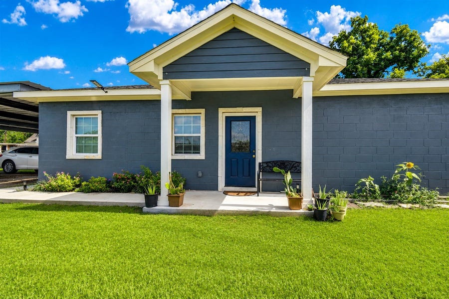 Property photo for 702 Ghinaudo Road, Brazoria, TX