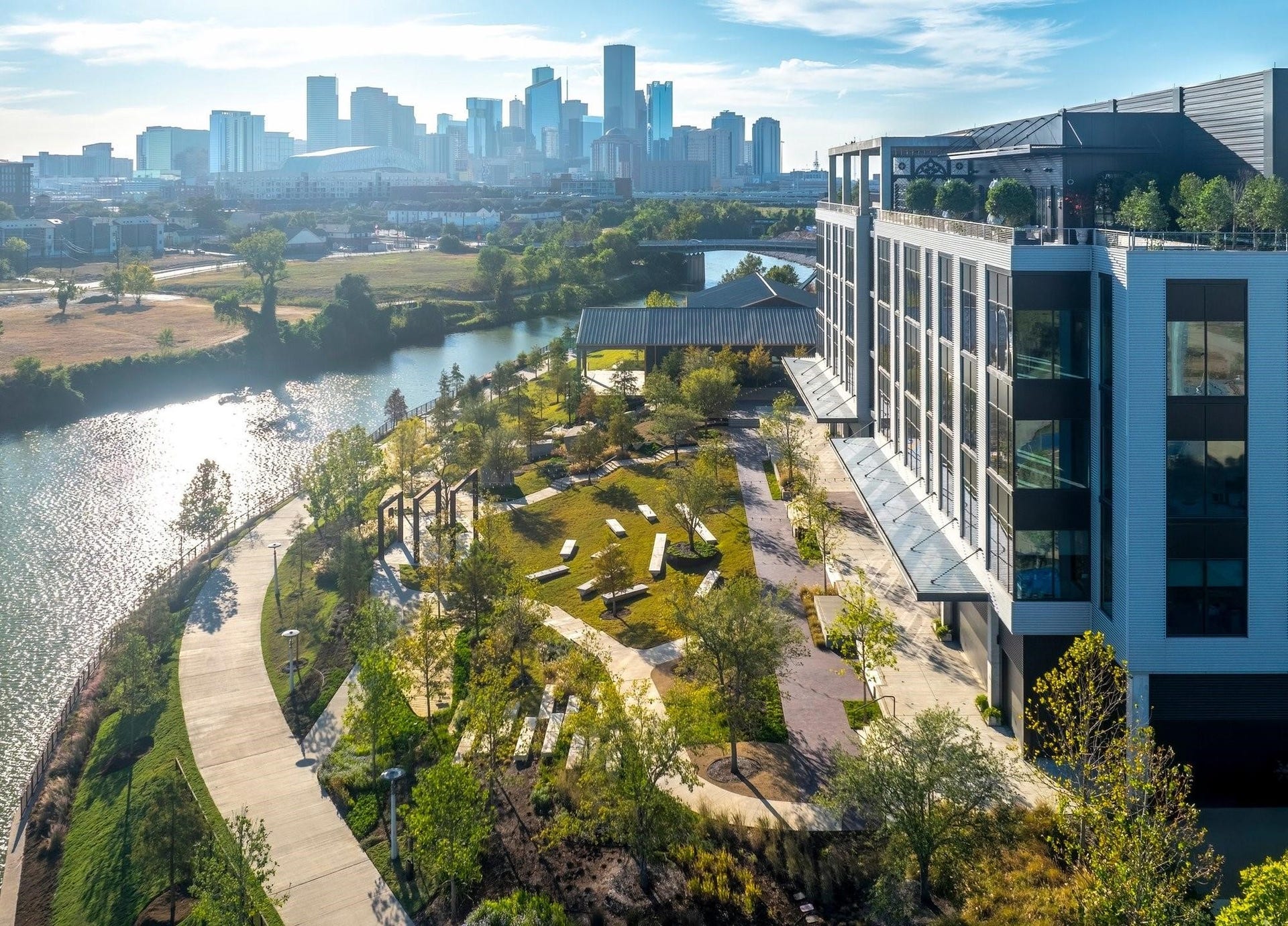 2731 Providence Street, Houston, TX 77020 Just a mile from the brand new East River complex on the Bayou!