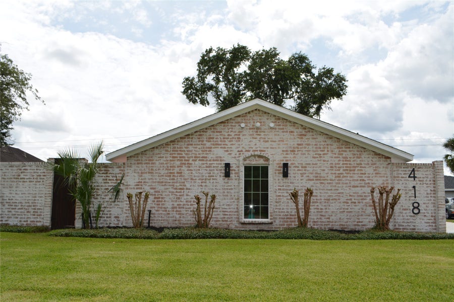 Property photo for 418 Briar Hill Drive, Houston, TX