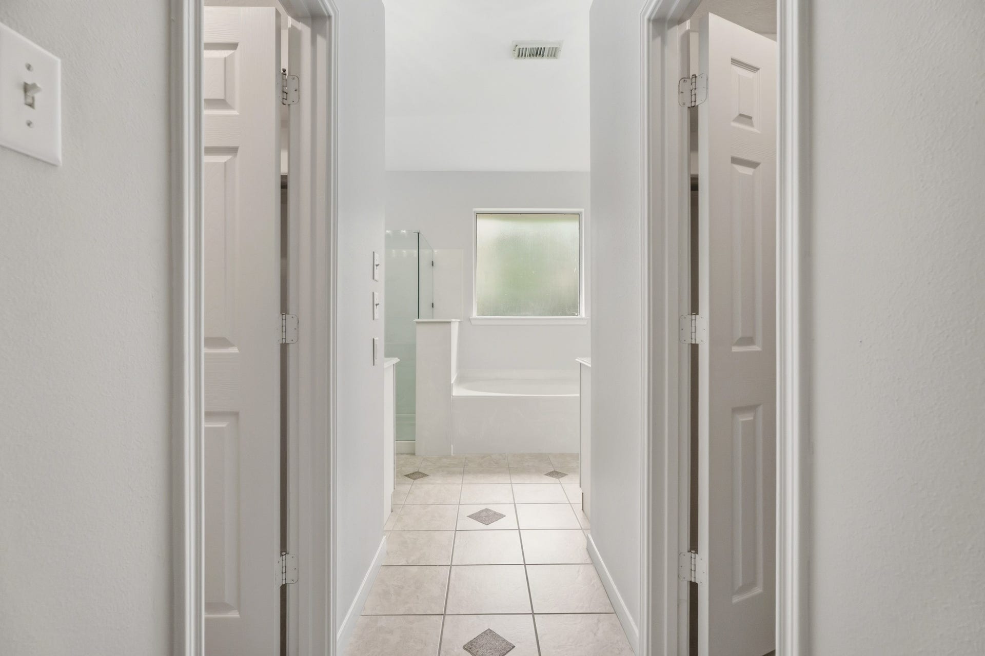 4814 Preston Trails Lane, Pasadena, TX 77505 Double closets