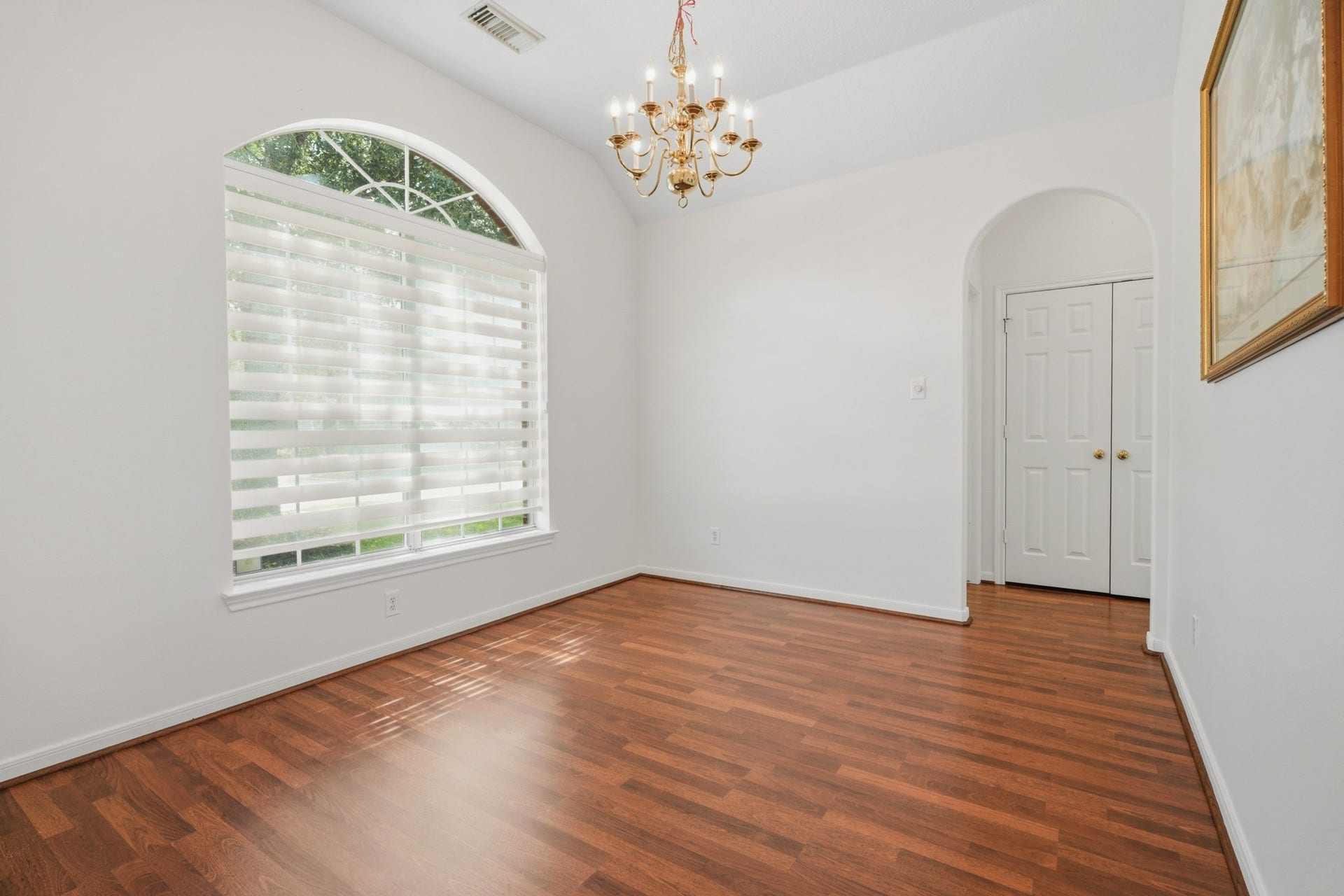 4814 Preston Trails Lane, Pasadena, TX 77505 High Ceilings and Formal living or dining room