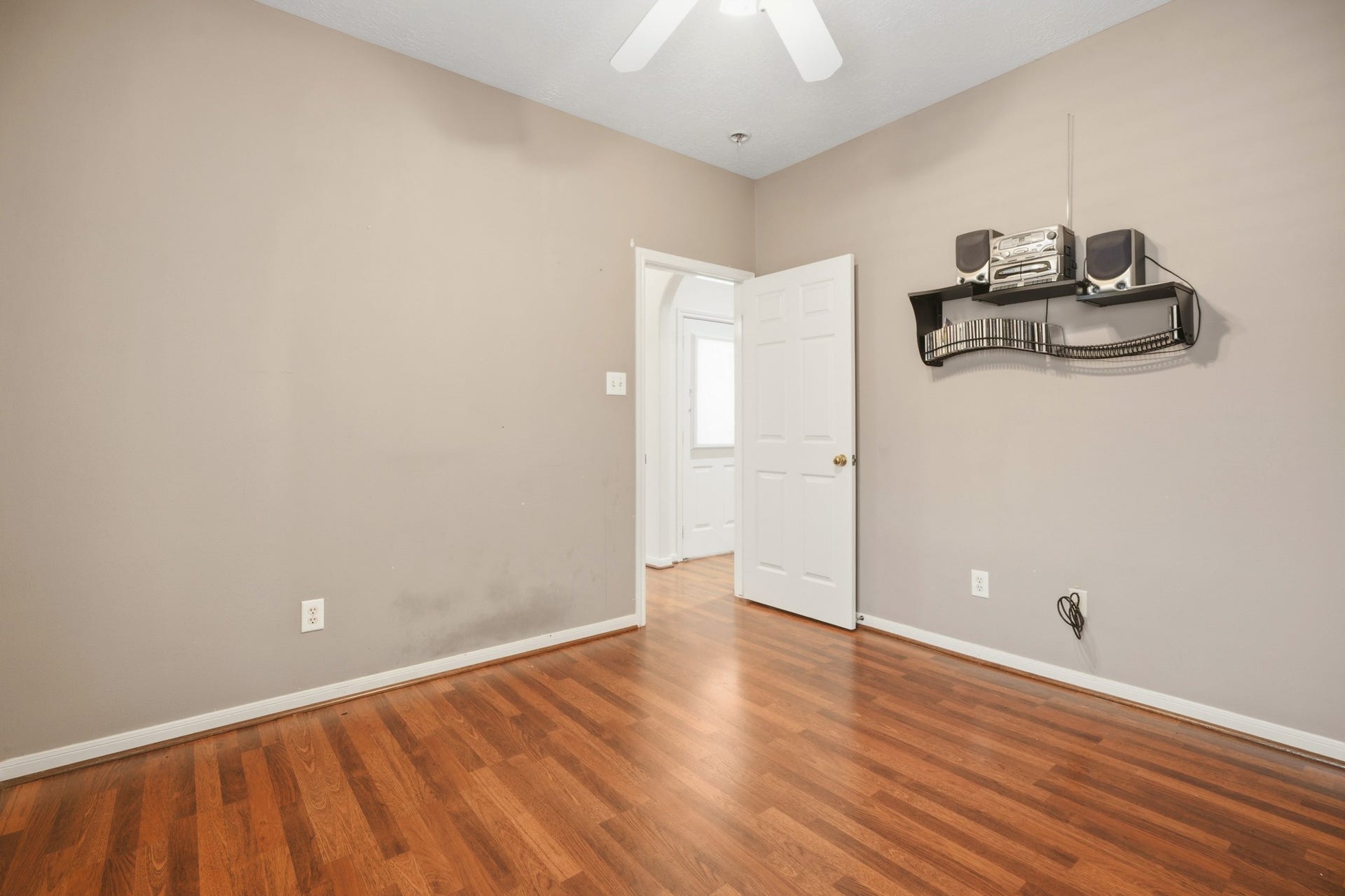 4814 Preston Trails Lane, Pasadena, TX 77505 Split floorplan