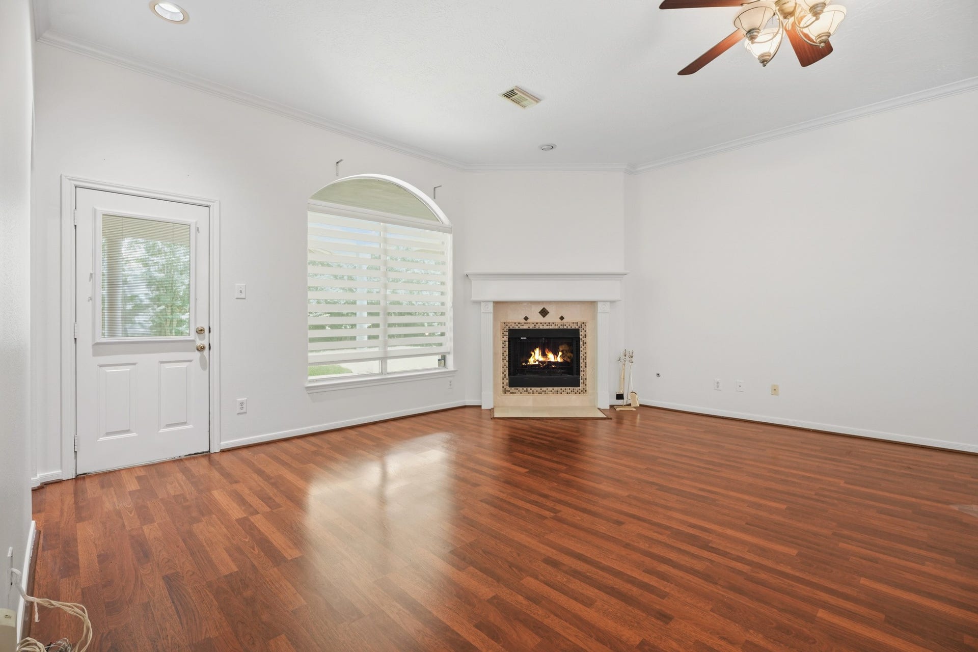 4814 Preston Trails Lane, Pasadena, TX 77505 Gas Fireplace