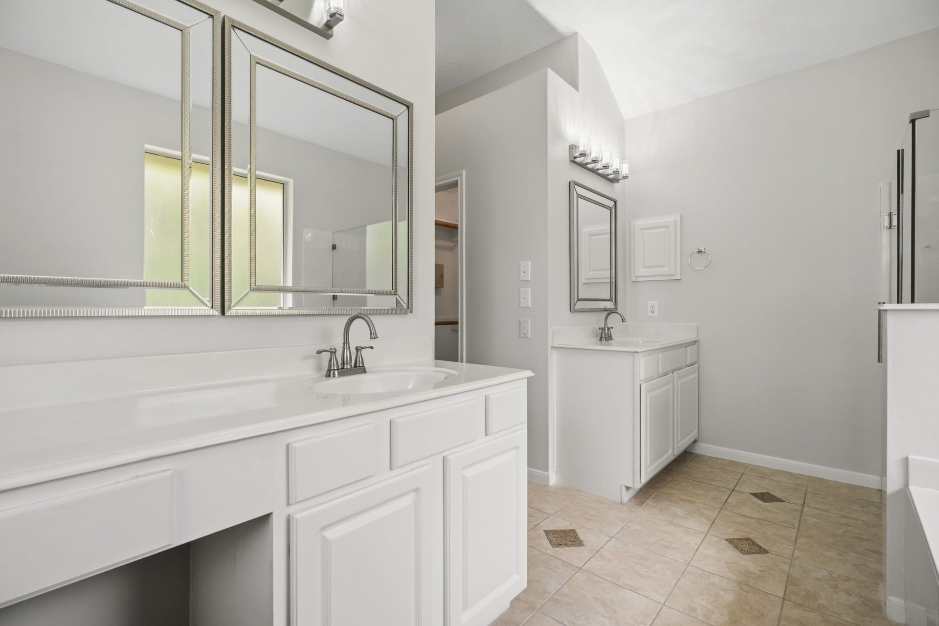4814 Preston Trails Lane, Pasadena, TX 77505 Primary Bathroom- Vanity Double Sinks