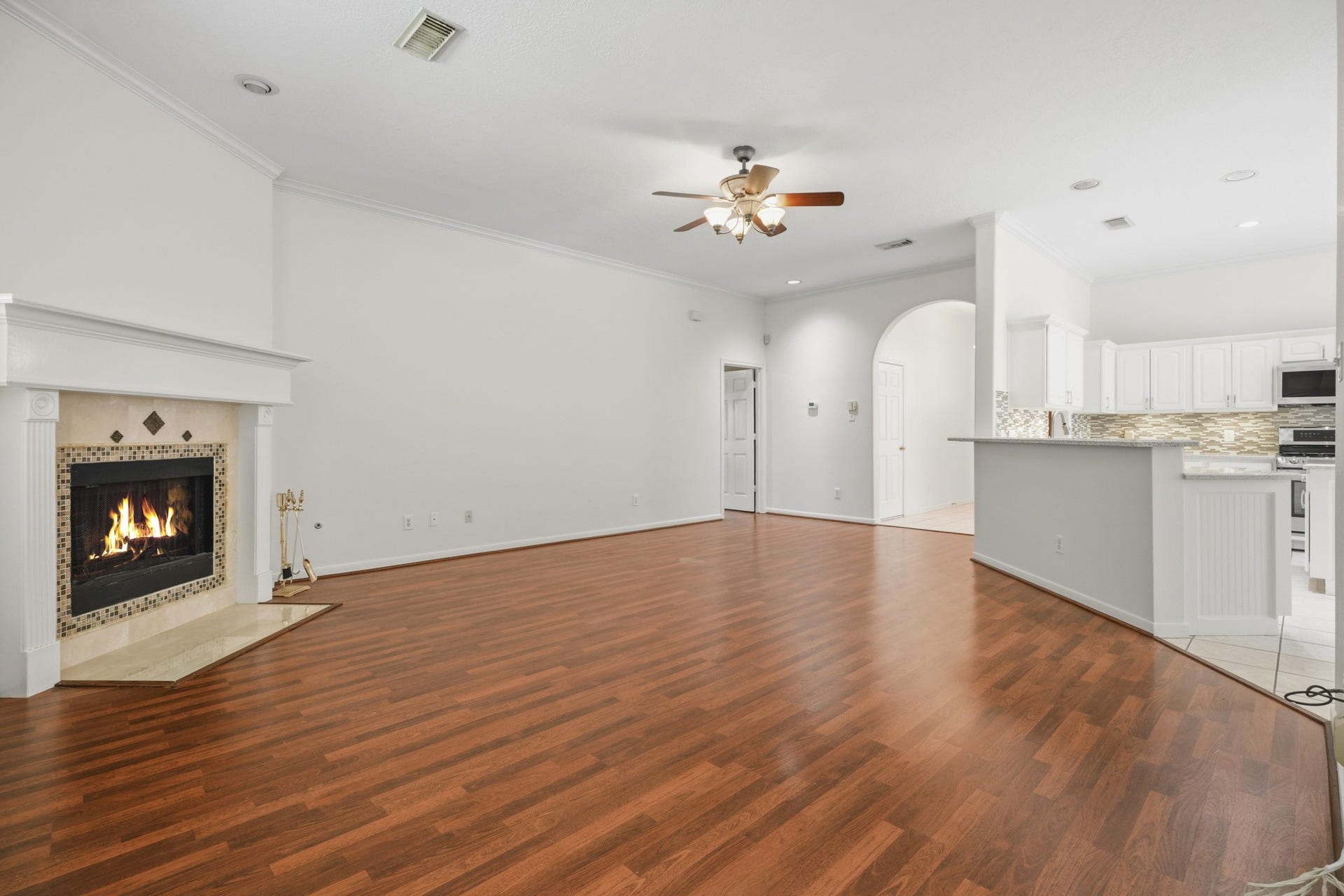 4814 Preston Trails Lane, Pasadena, TX 77505 Recessed lights