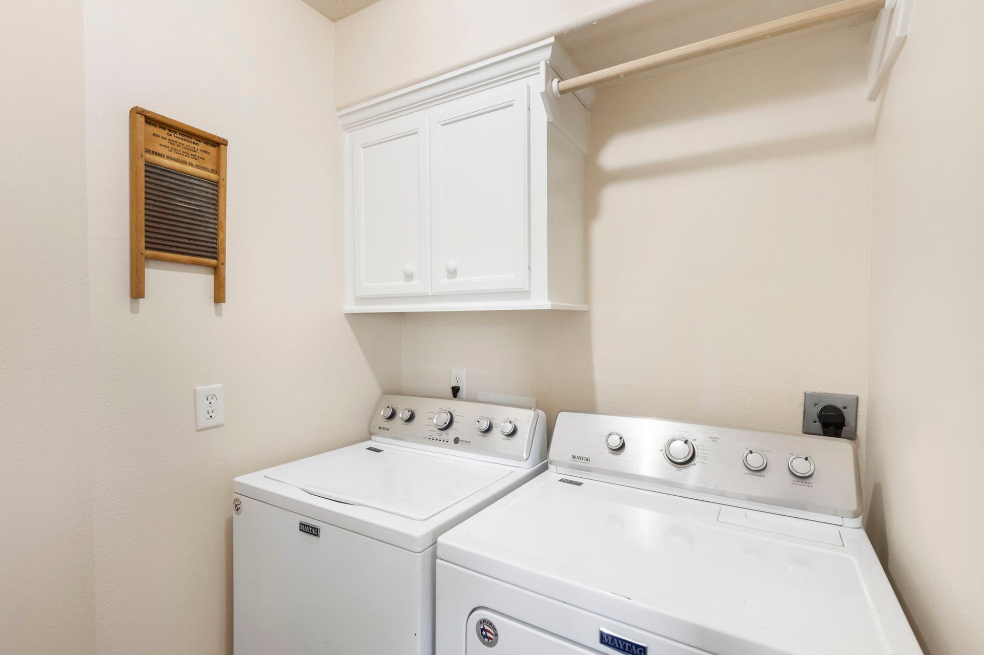 614 Foster Street, Tomball, TX 77375 614 Foster Street, Tomball, TX 77375