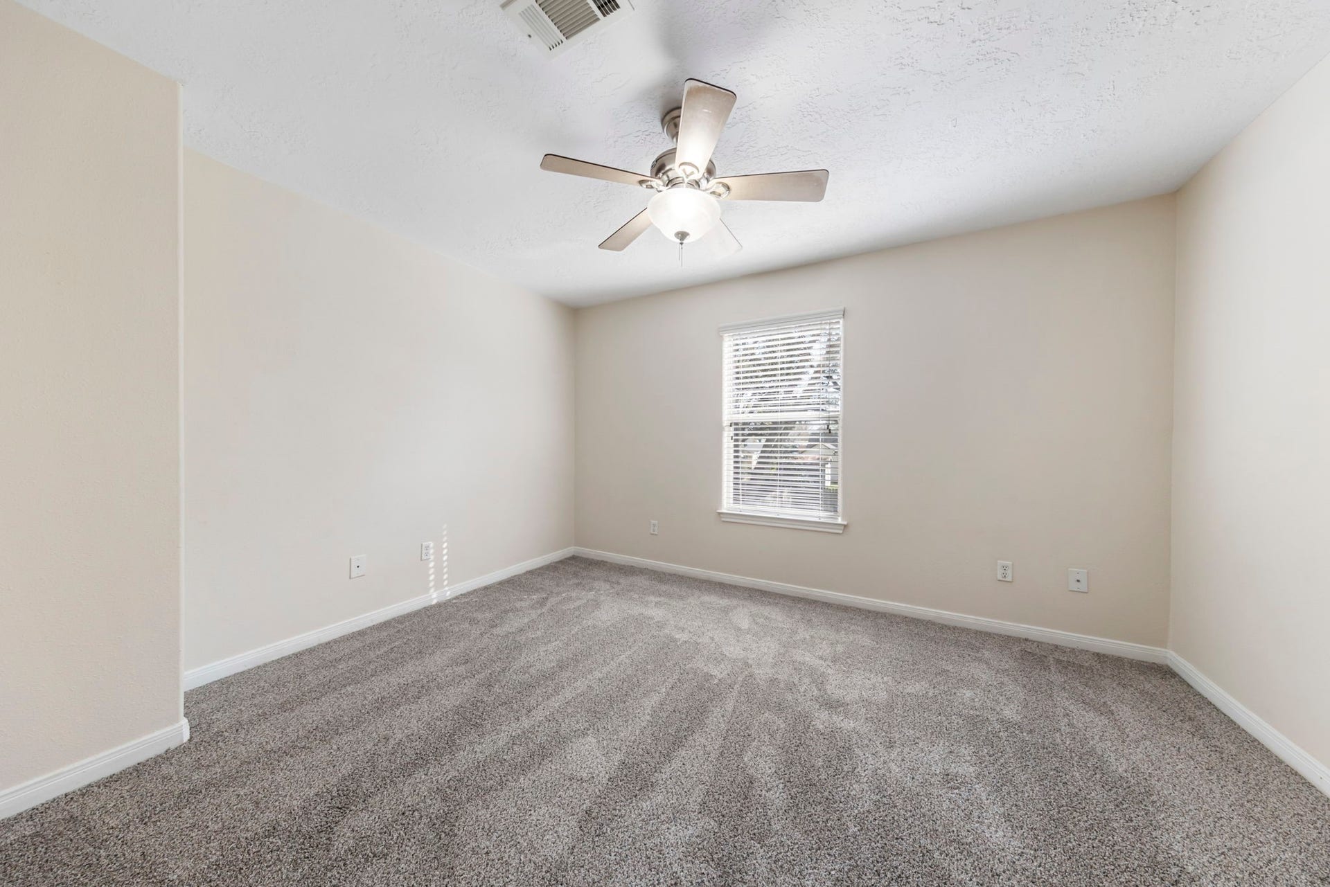 614 Foster Street, Tomball, TX 77375 614 Foster Street, Tomball, TX 77375