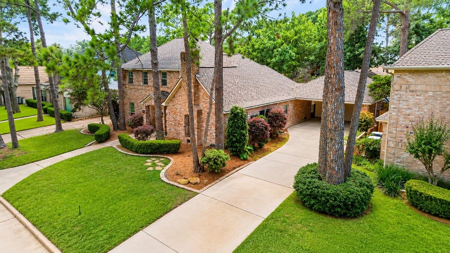 Property photo for 602 Anchorage Lane, Houston, TX