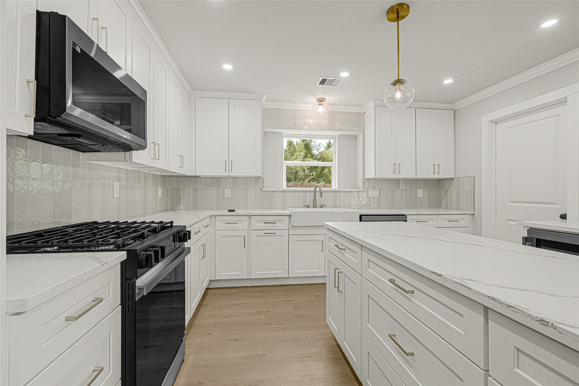 Open kitchen with plenty of room for entertaining