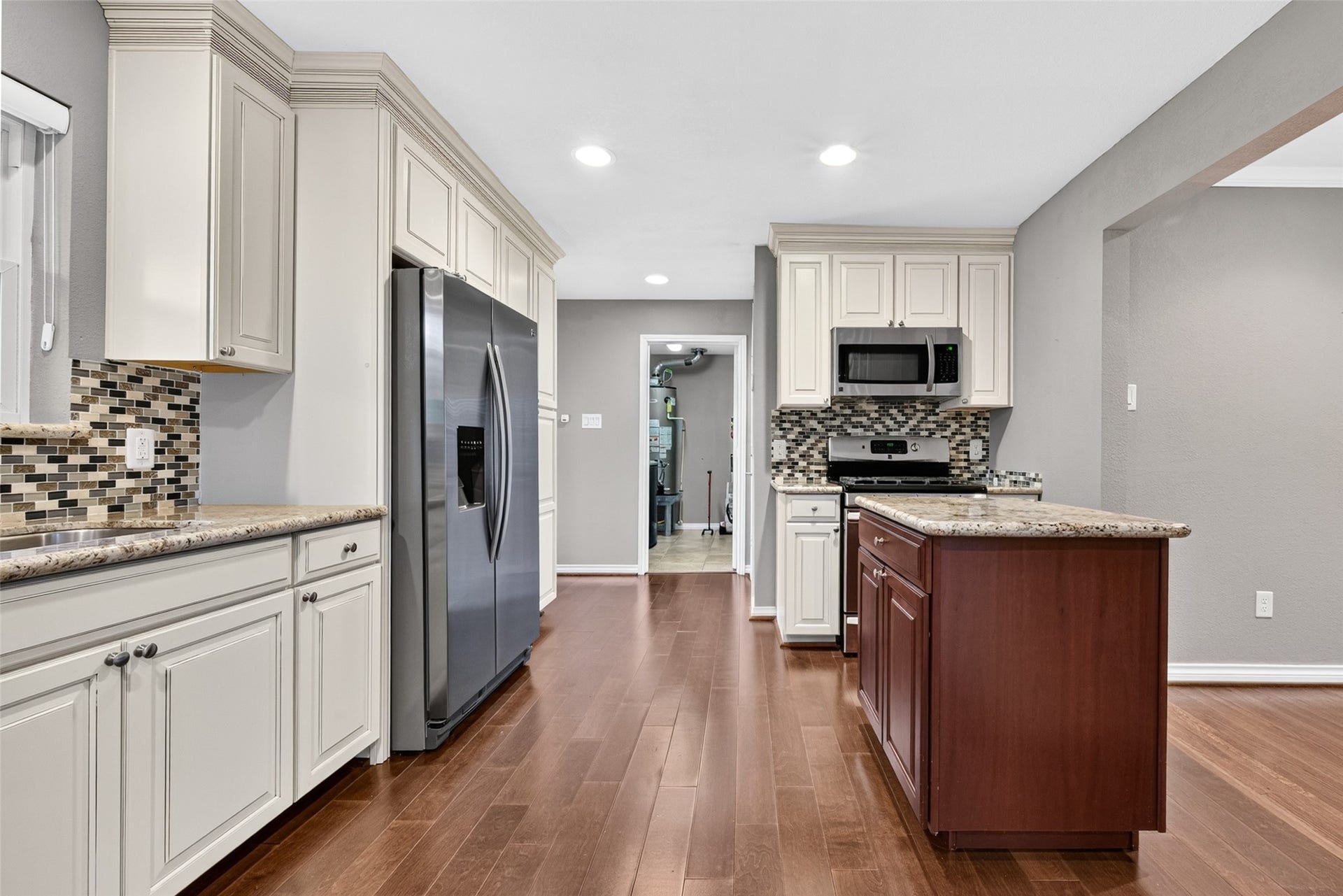 3107 Mona Lee Lane, Houston, TX 77080 3107 Mona Lee Lane, Houston, TX 77080