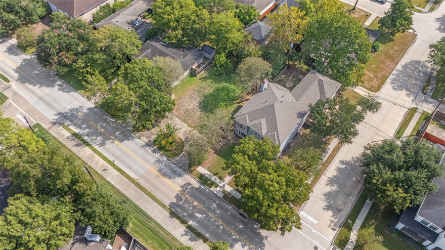 Property photo for 5517 Newcastle Street, Bellaire, TX