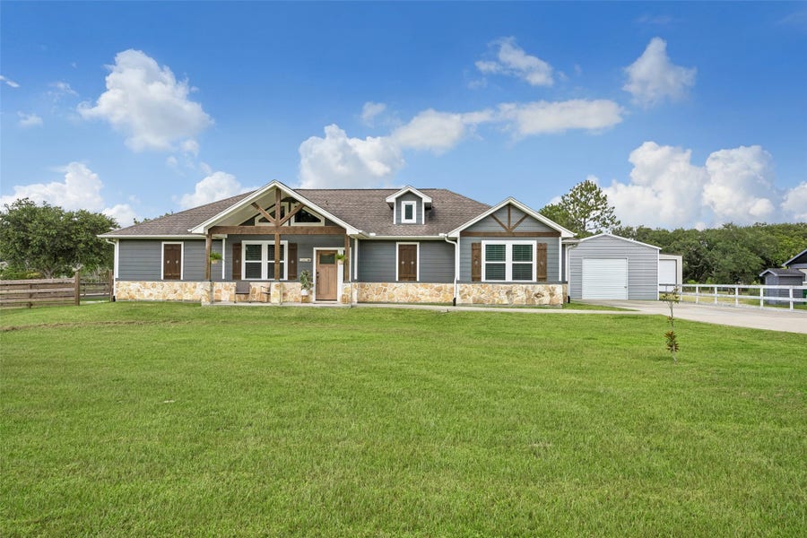 Property photo for 4726 Smith Road, Alvin, TX
