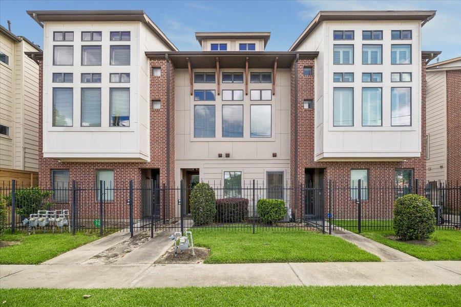 Property photo for 2848 Leeland Street, Houston, TX