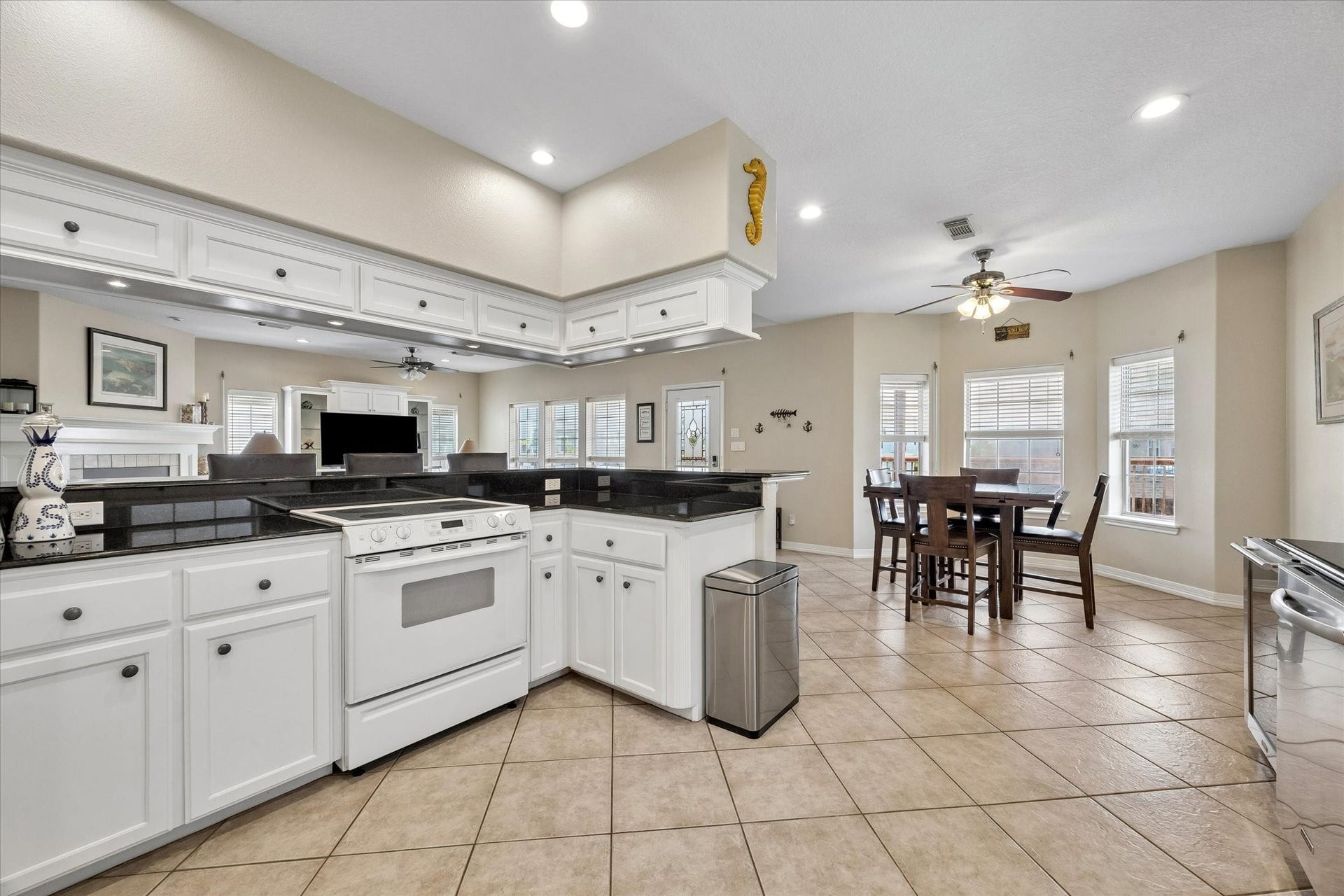 506 Westerly Drive, Tiki Island, TX 77554 506 Westerly Drive, Tiki Island, TX 77554