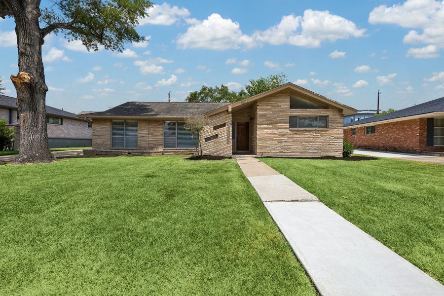 Property photo for 4126 Martinshire Drive, Houston, TX