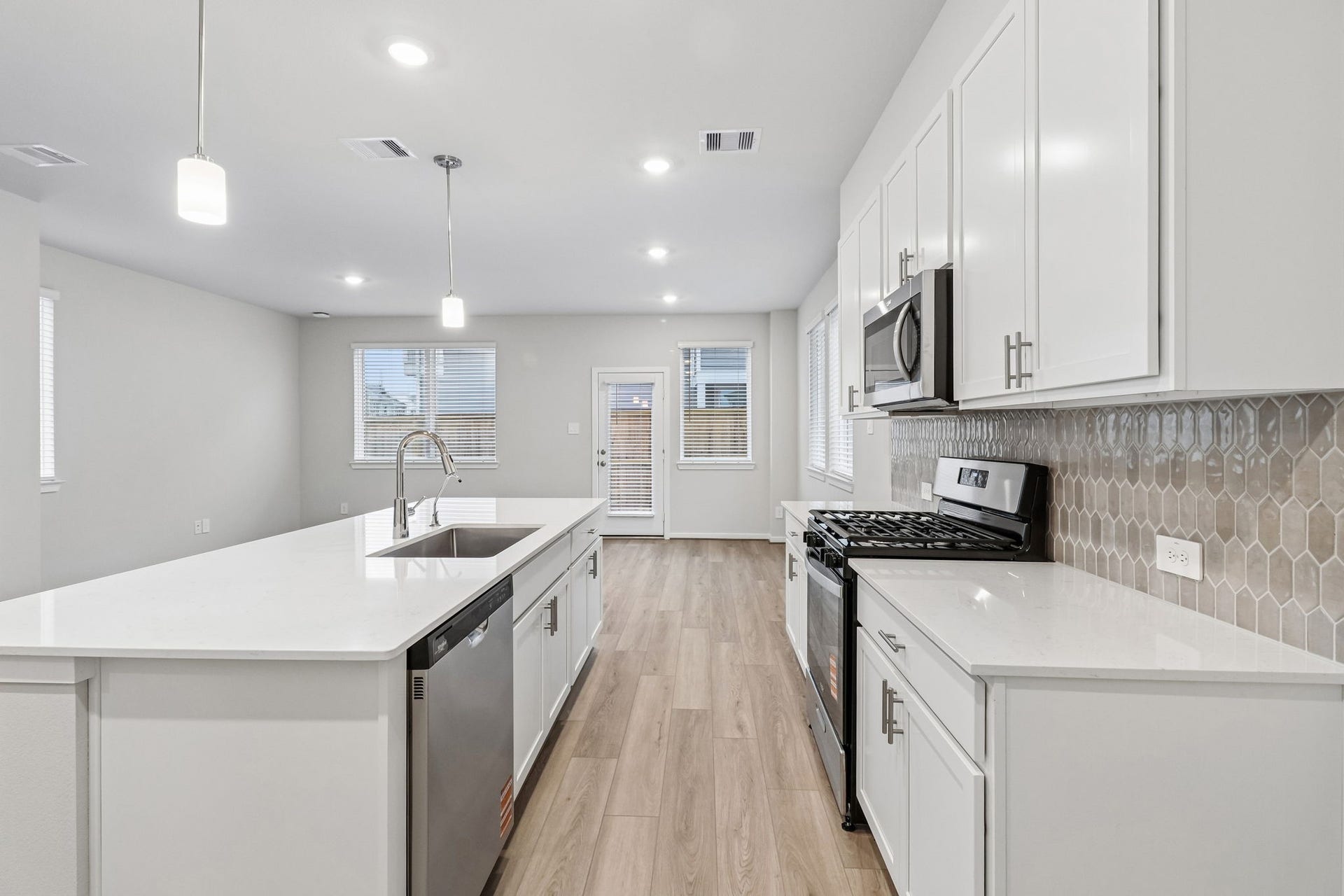 4219 Juniper Mist Drive, Missouri City, TX 77459 4219 Juniper Mist Drive, Missouri City, TX 77459