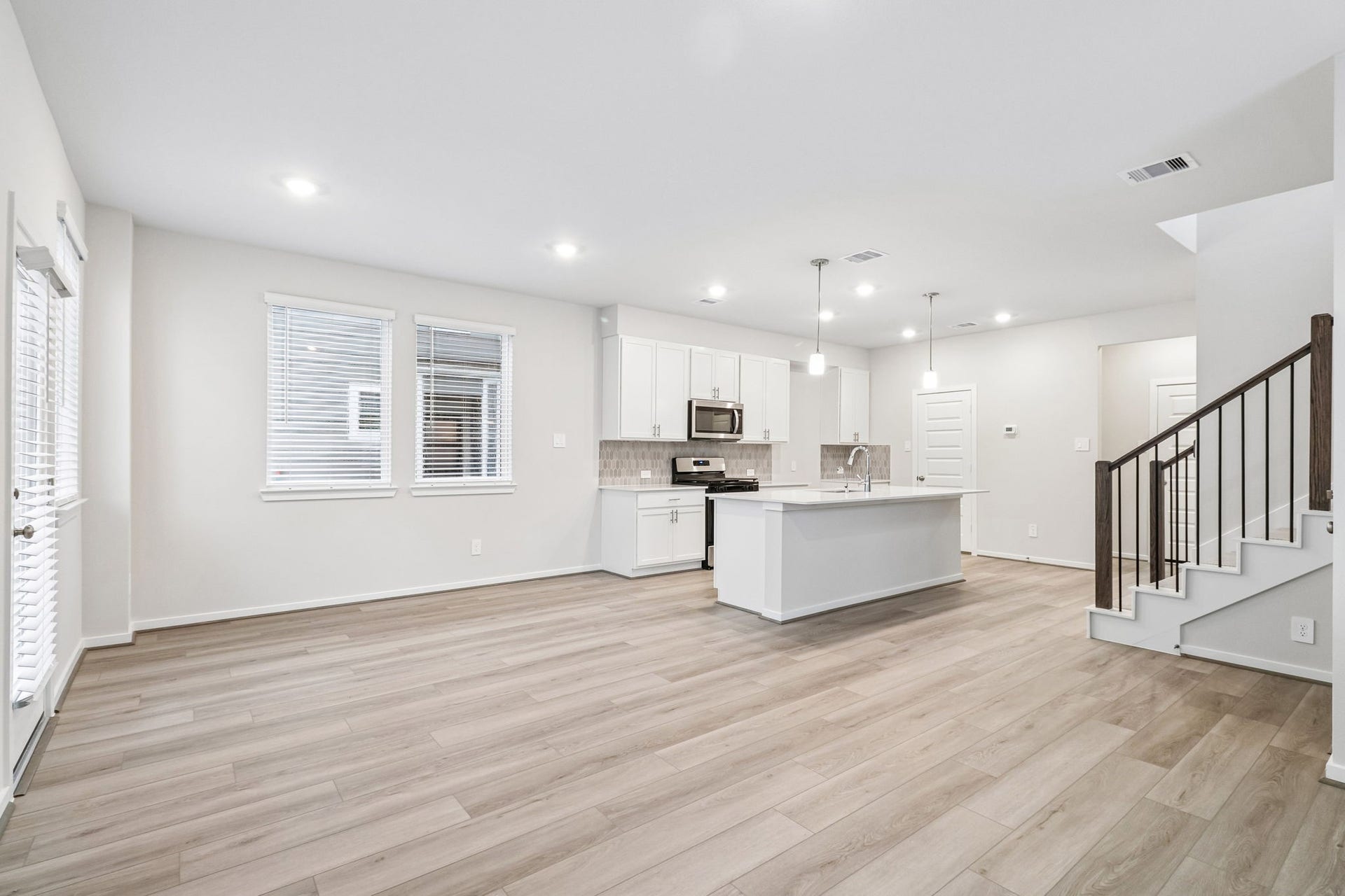 4219 Juniper Mist Drive, Missouri City, TX 77459 4219 Juniper Mist Drive, Missouri City, TX 77459