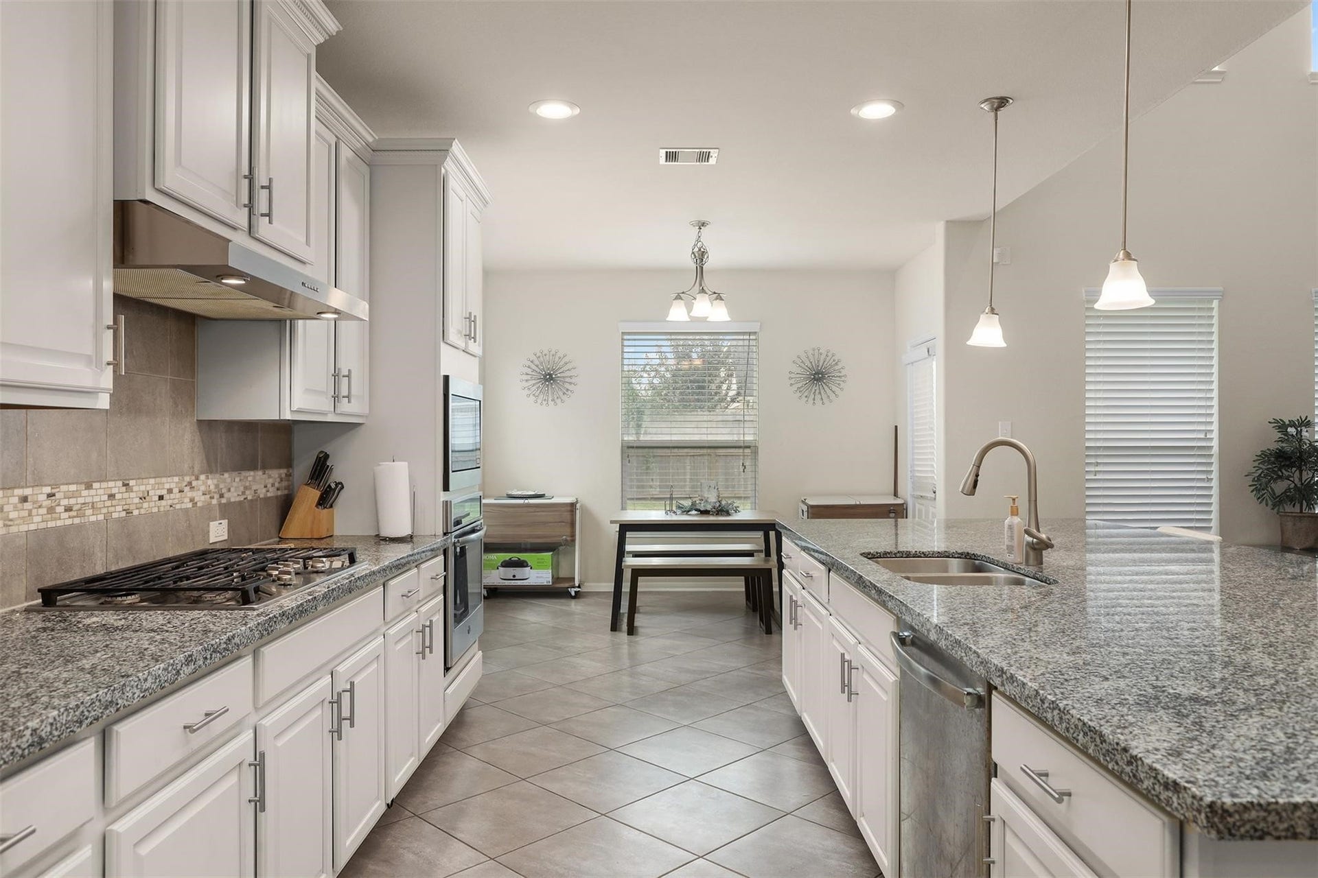4318 Parkview Terrace Lane, Dickinson, TX 77539 4318 Parkview Terrace Lane, Dickinson, TX 77539