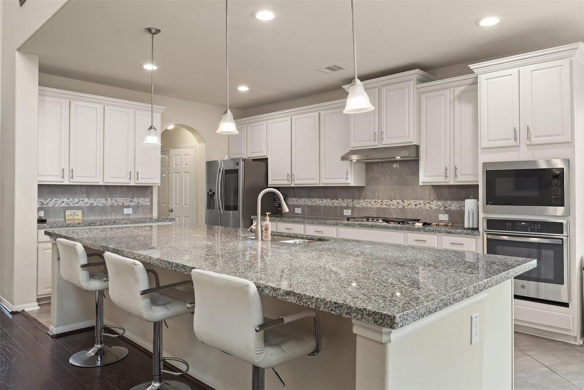 4318 Parkview Terrace Lane, Dickinson, TX 77539 4318 Parkview Terrace Lane, Dickinson, TX 77539
