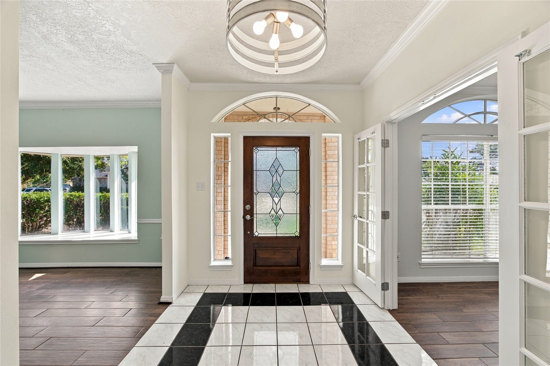 54 S Wind Drive, Montgomery, TX 77356 54 S Wind Drive, Montgomery, TX 77356