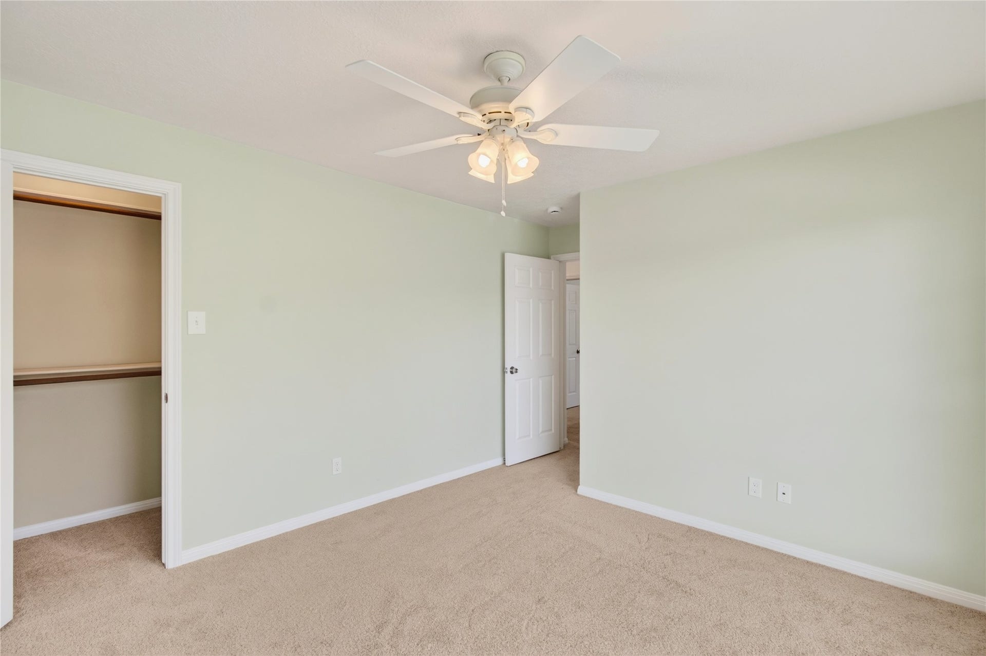 54 S Wind Drive, Montgomery, TX 77356 Looking back toward the nice large closet in the secondary bedroom.
