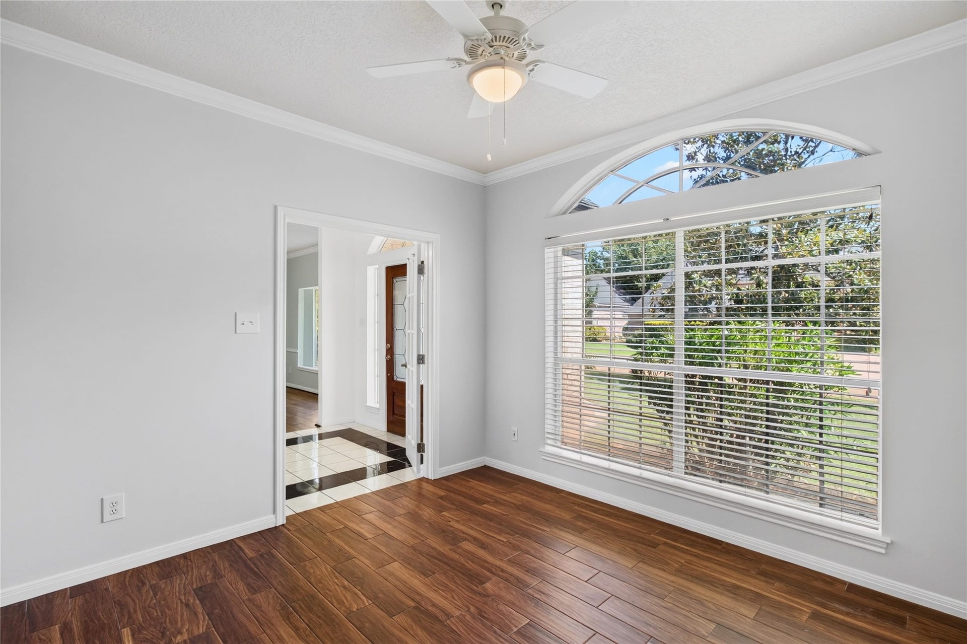 54 S Wind Drive, Montgomery, TX 77356 Office/study with a view to the front yard.