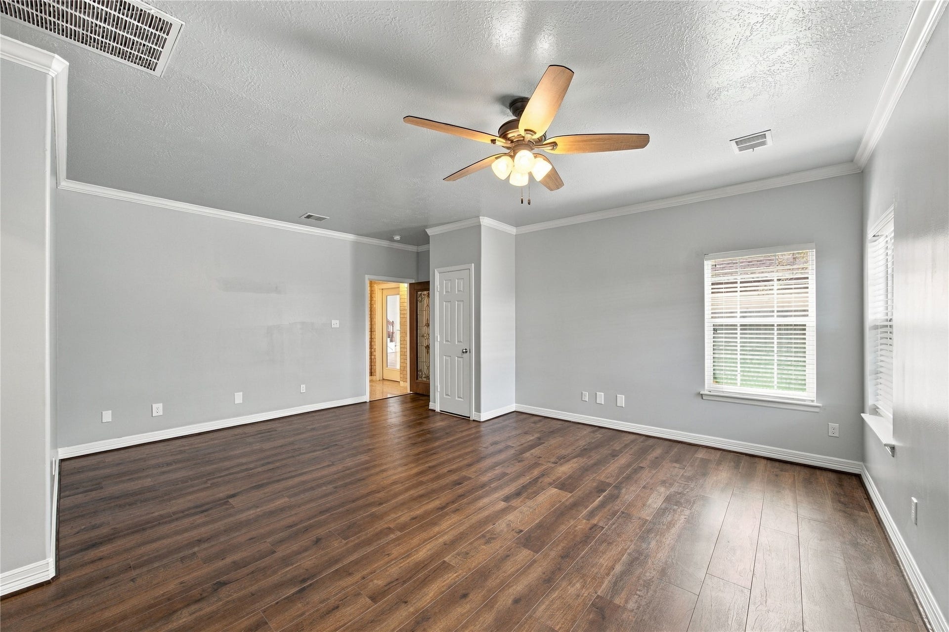 54 S Wind Drive, Montgomery, TX 77356 54 S Wind Drive, Montgomery, TX 77356