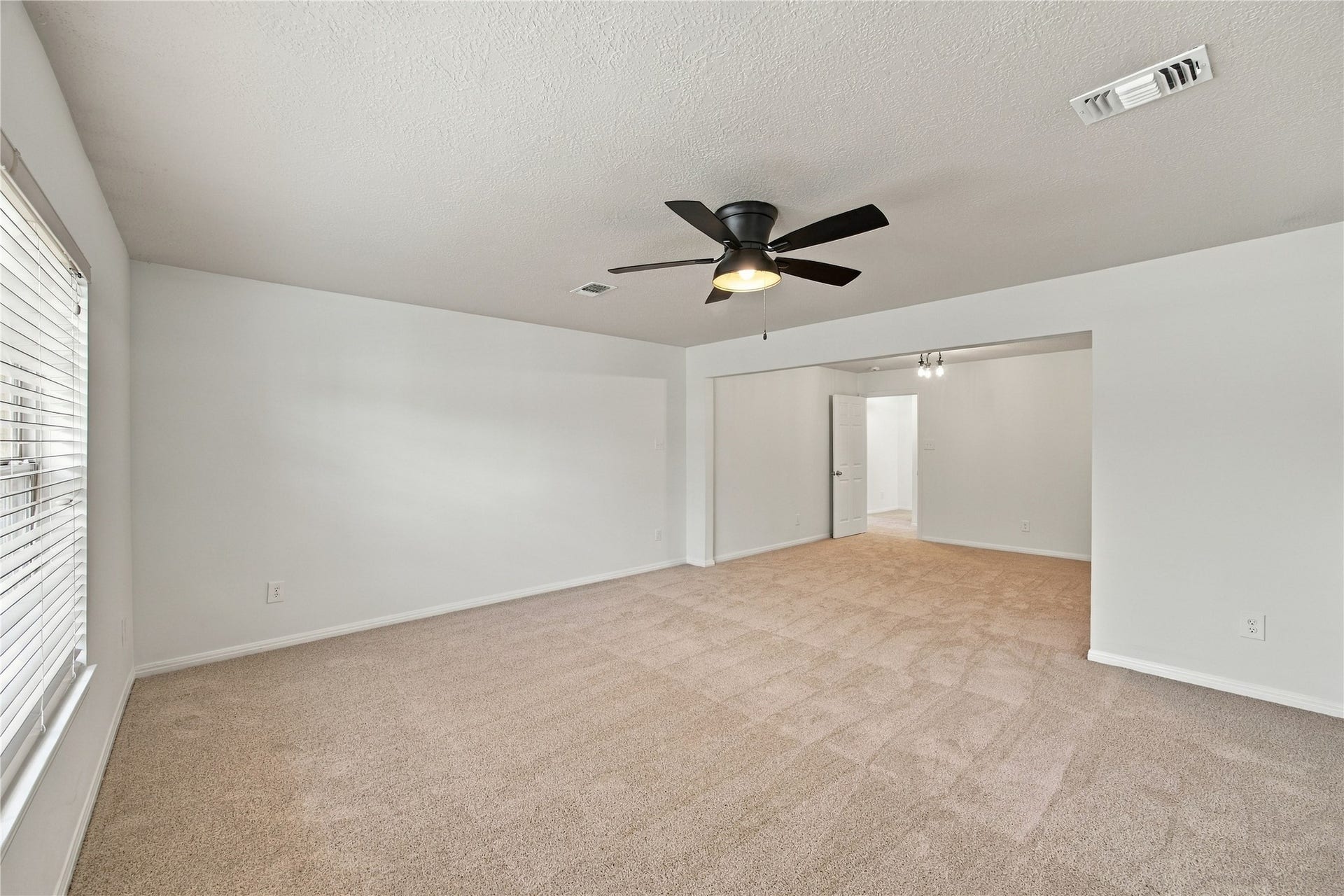 54 S Wind Drive, Montgomery, TX 77356 54 S Wind Drive, Montgomery, TX 77356
