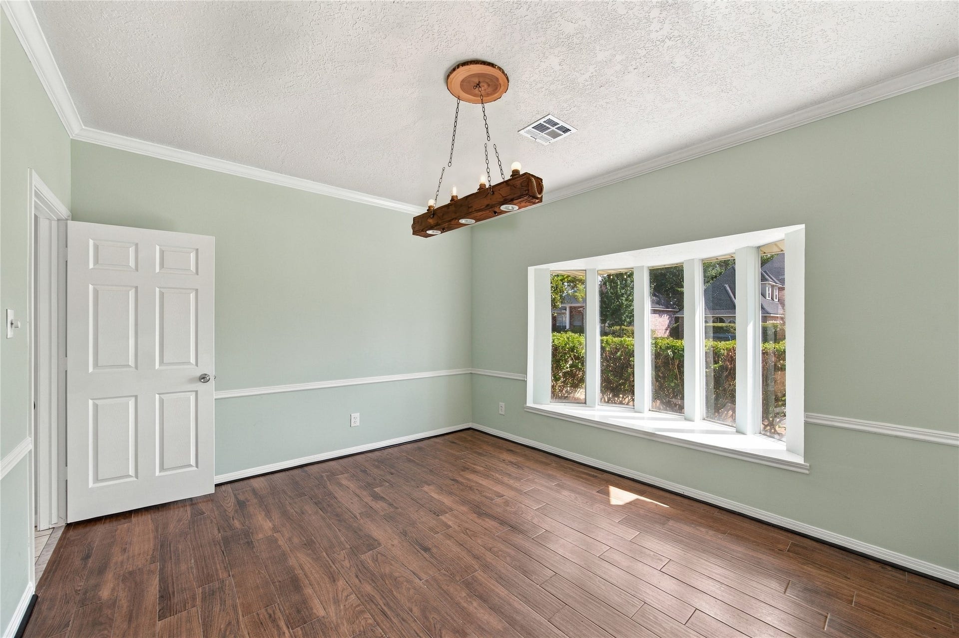 54 S Wind Drive, Montgomery, TX 77356 54 S Wind Drive, Montgomery, TX 77356
